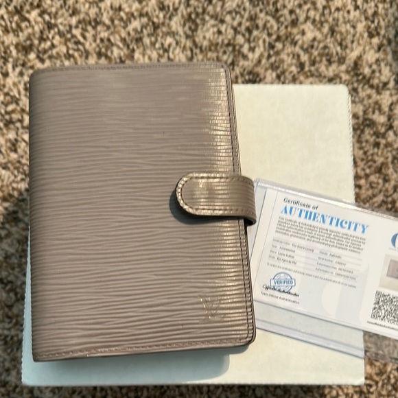 Louis Vuitton Epi Agenda / original papers /address book/ COA - Picture 1 of 16